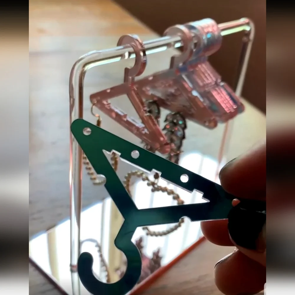 - Acrylic Creative Earring Display Stand - Pink